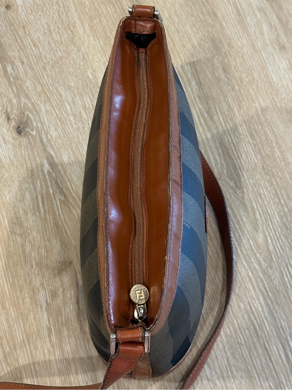 Fendi Pequin Vintage Bucket Bag - Picture 8 of 15
